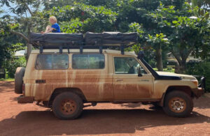 Landcruiser hardtop with double rooftop tent
